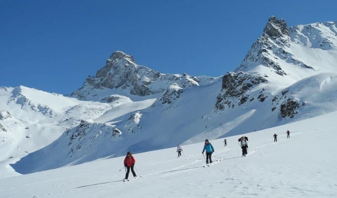 Initiation au ski de randonnée nordique dans le Queyras